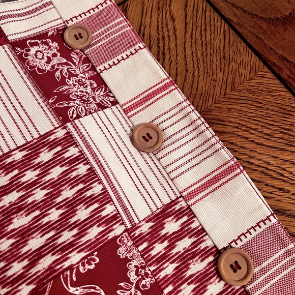 Table Runner - Picture 3 of 5